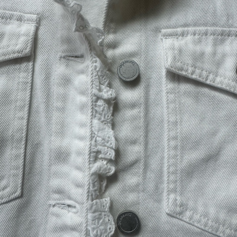 NWT-Blank NYC White Denim Jacket with eyelet trim - Picture 3 of 10